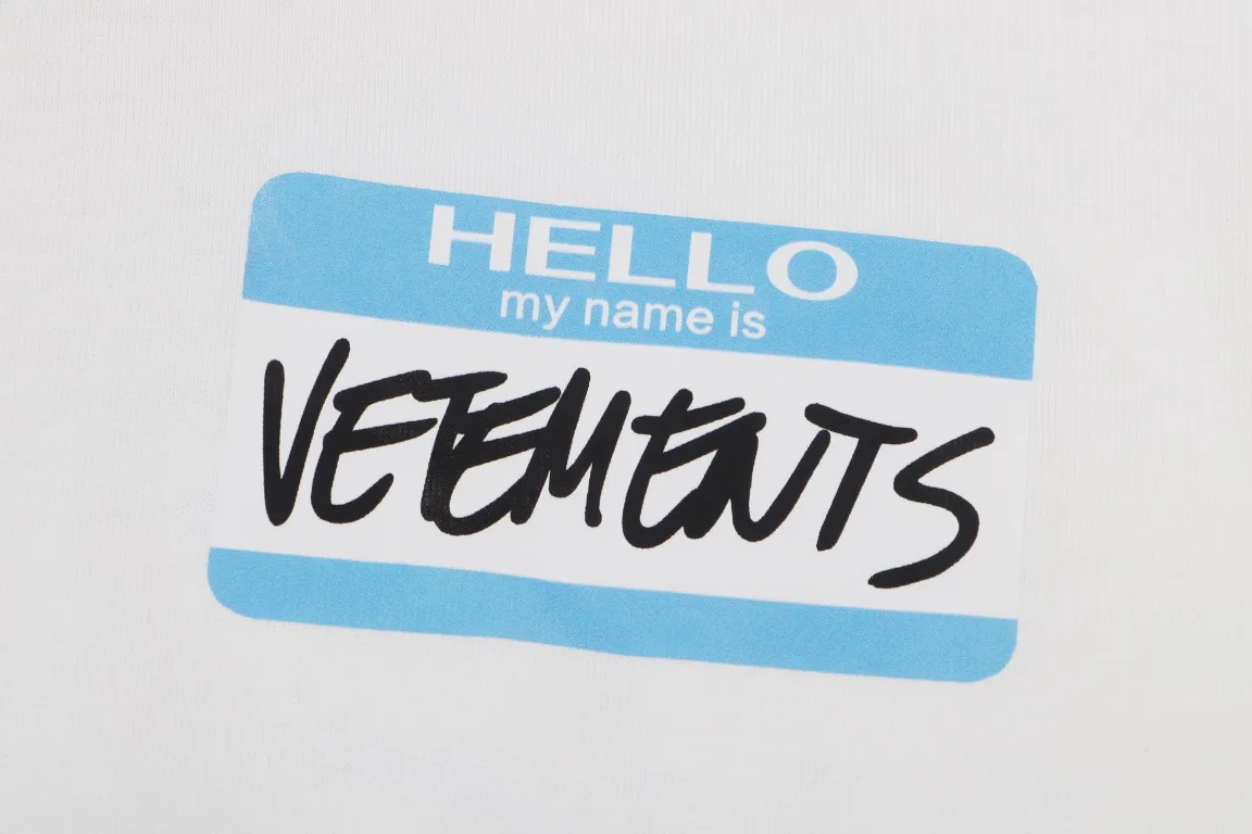 VETEMENTS 27FW GYYOCNS 034 반팔티셔츠 9