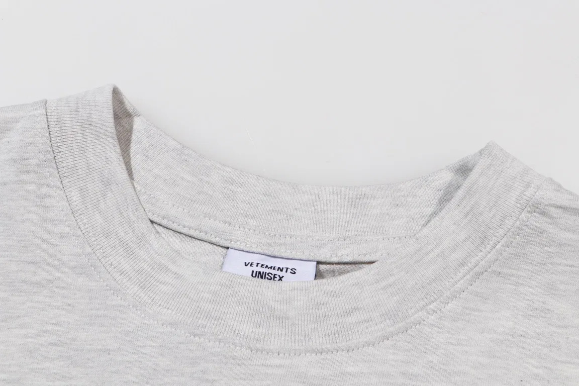 VETEMENTS 27FW GYYOCNS 036 반팔티셔츠 7
