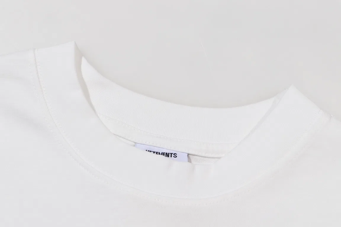 VETEMENTS 27FW GYYOCNS 038 반팔티셔츠 10