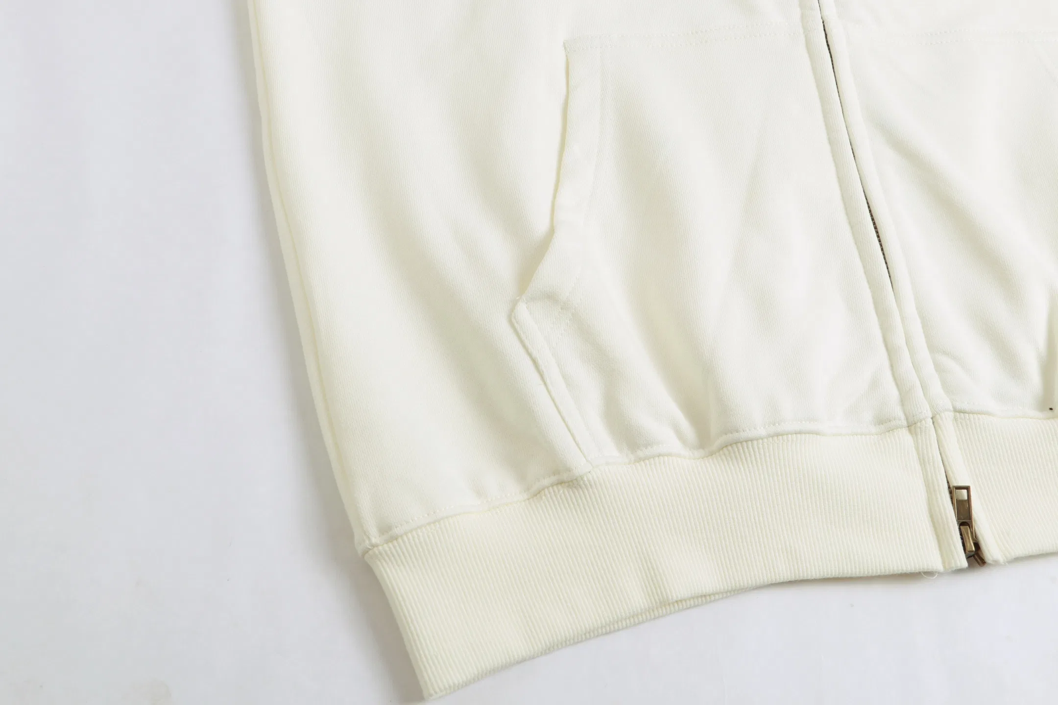 VETEMENTS 27FW GYYOCNS 047 집업후드 7