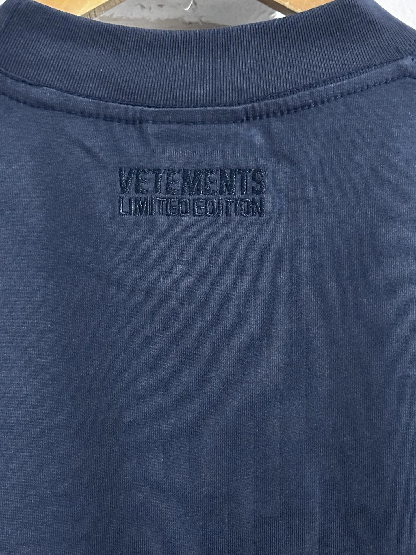 VETEMENTS 27FW JJQBAIY 003 반팔티셔츠 13