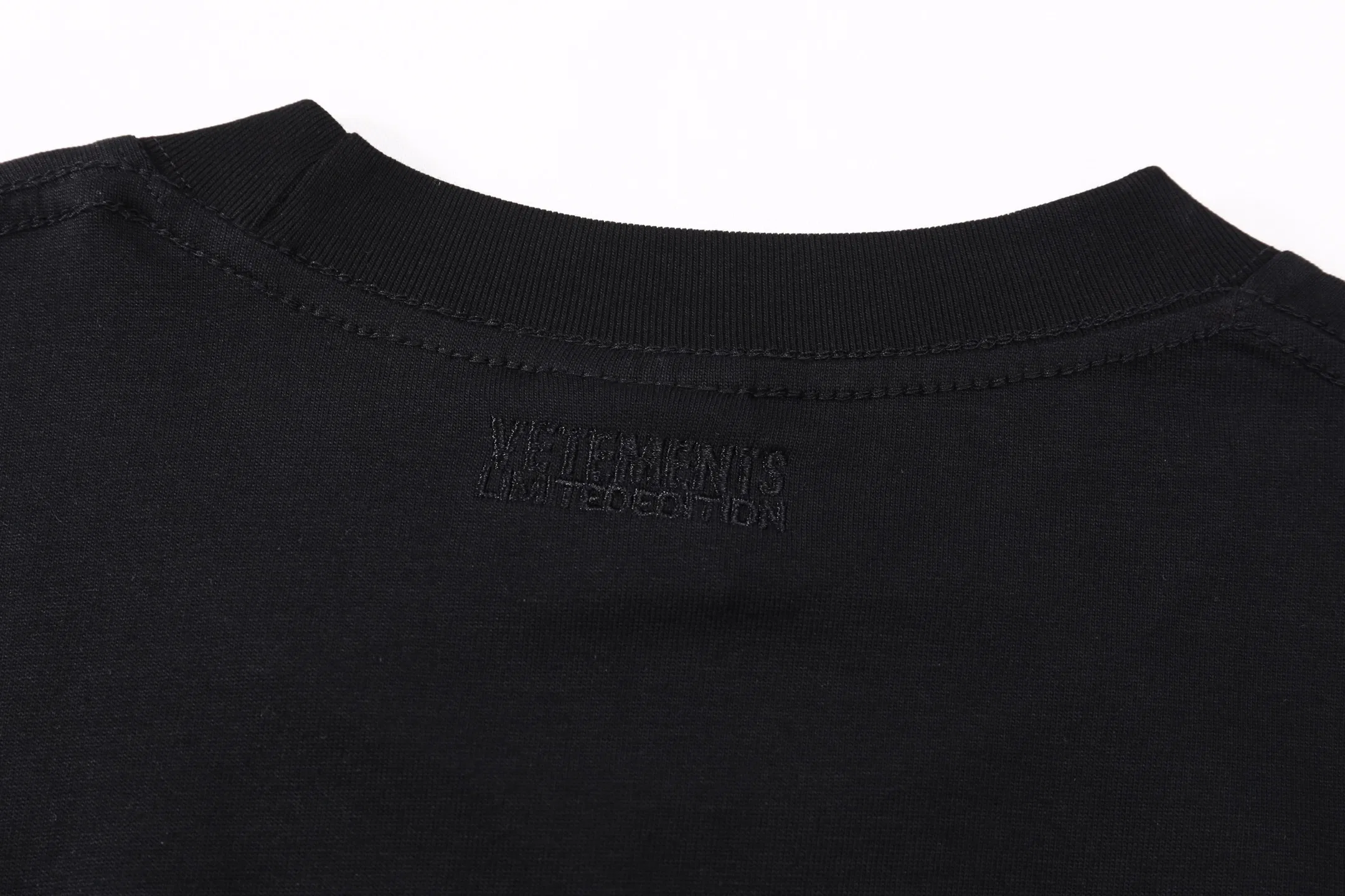 VETEMENTS 27FW ZDJWGZS 033 반팔티셔츠 7