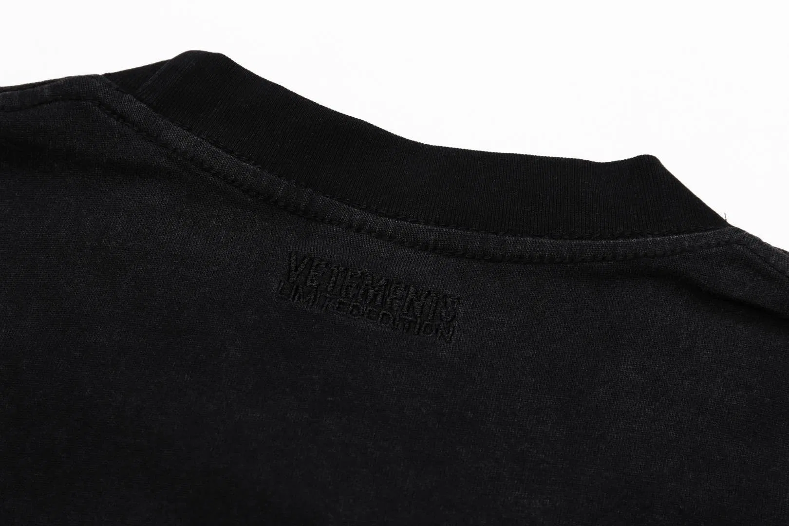 VETEMENTS 27FW ZDJWGZS 069 반팔티셔츠 7