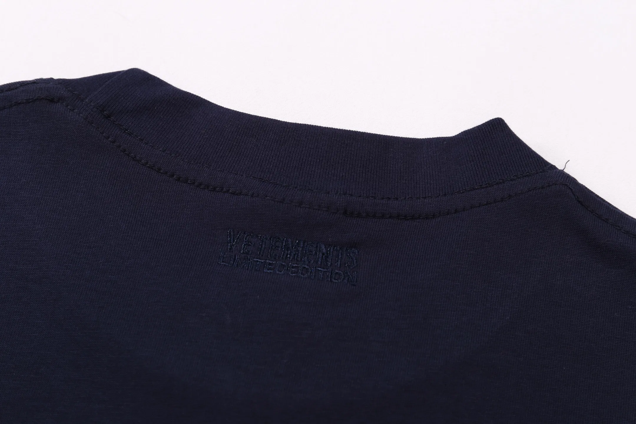VETEMENTS 27FW ZDJWGZS 072 반팔티셔츠 7