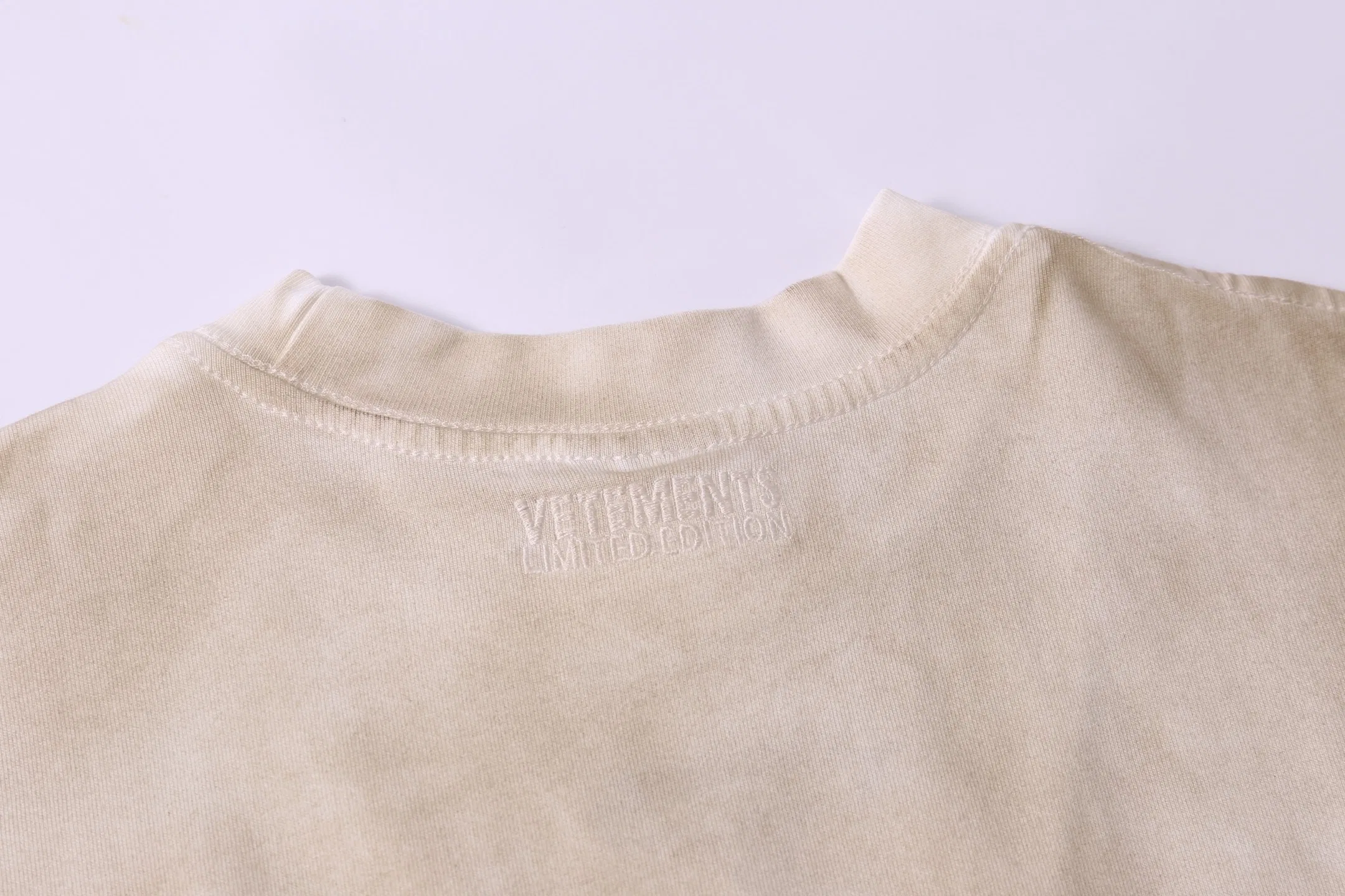 VETEMENTS 27FW ZDJWGZS 083 반팔티셔츠 8