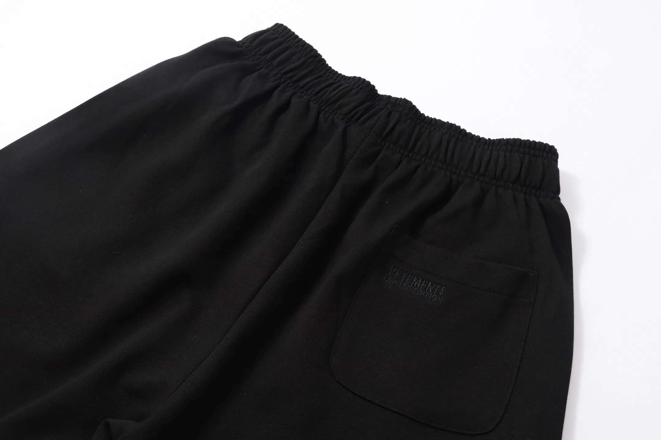 VETEMENTS 27FW ZDJWGZS 100 숏츠 10