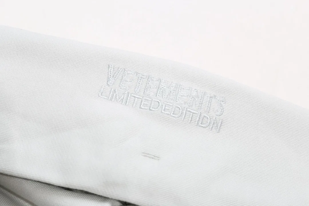 VETEMENTS 27FW ZDJWGZS 146 후드 8