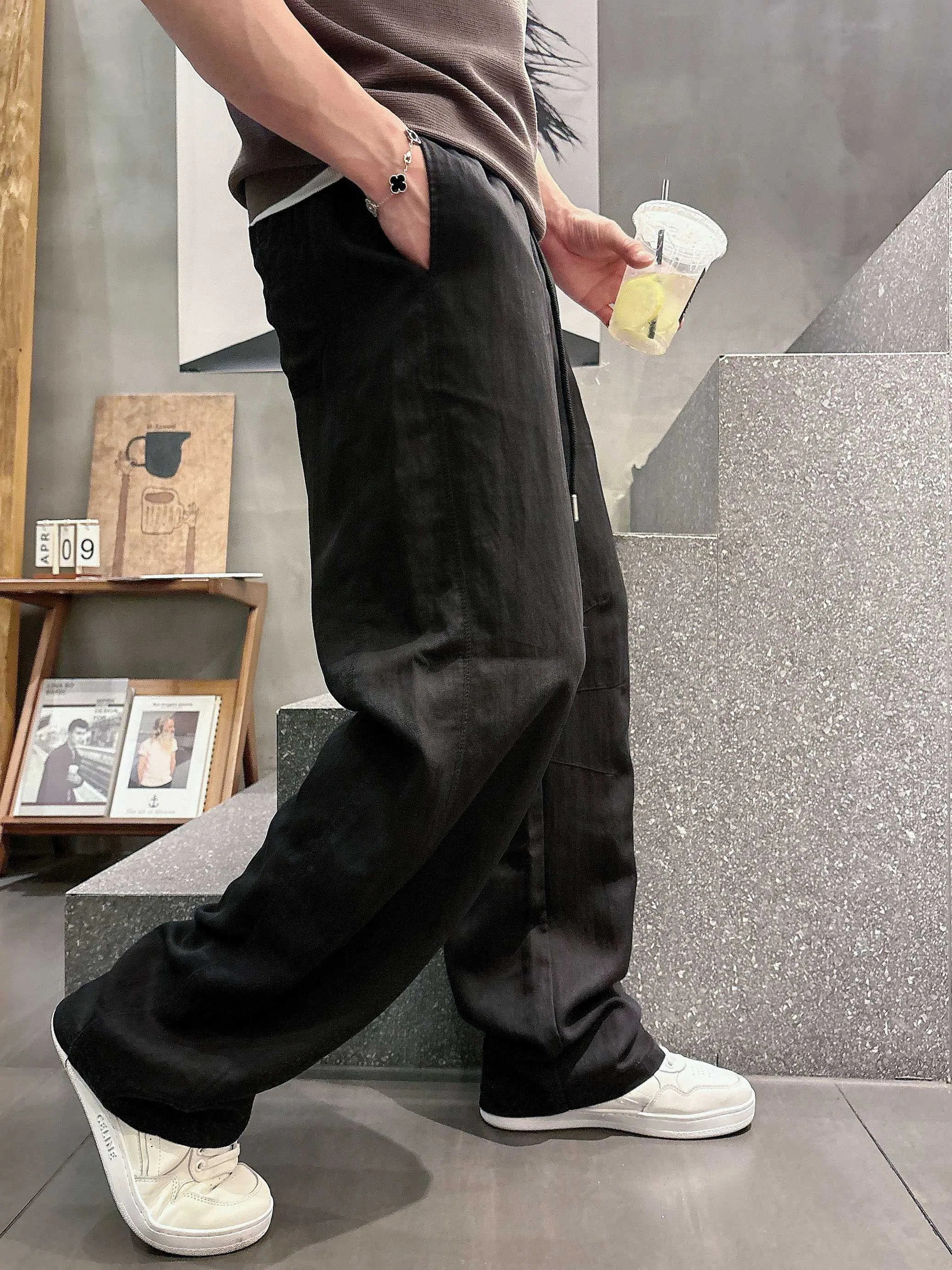 VL 27FW FTLRZKG 001 스웻팬츠 8