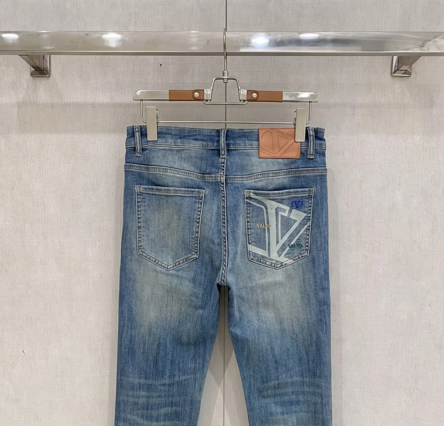 VL 27FW FTLRZKG 002 데님팬츠 7