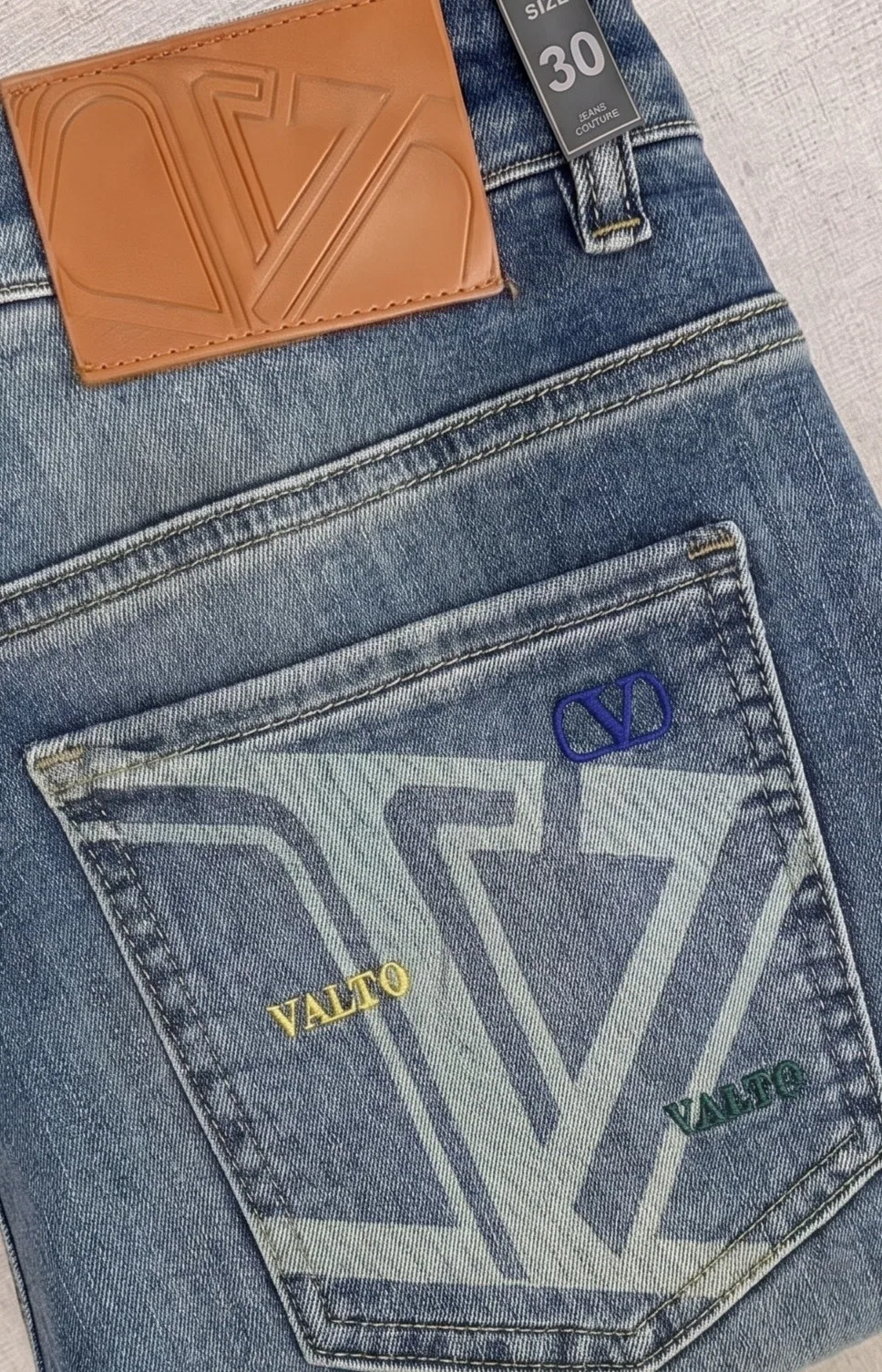 VL 27FW FTLRZKG 002 데님팬츠 8
