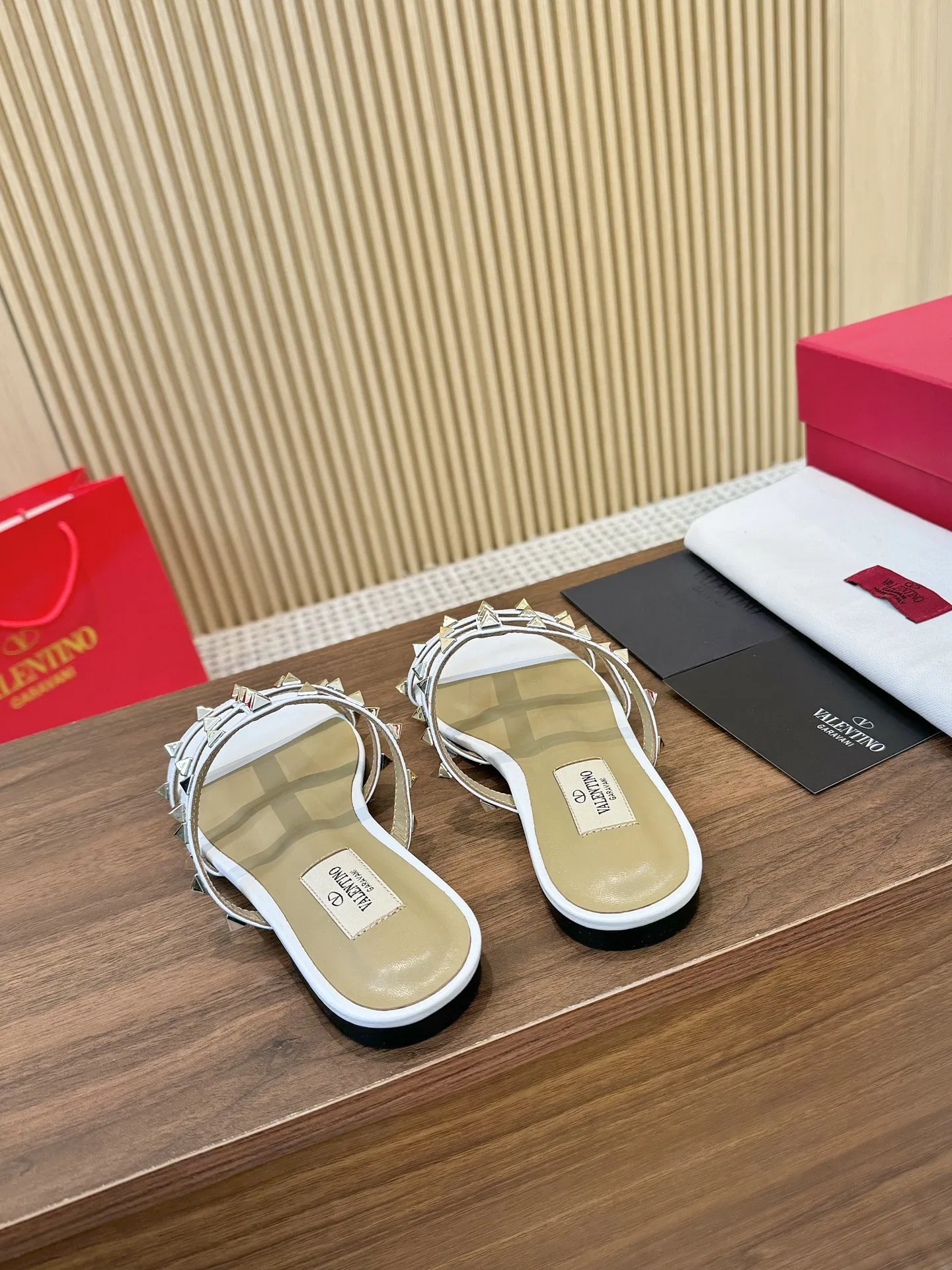 VL 27FW GXUYQIA 001 슬리퍼 16