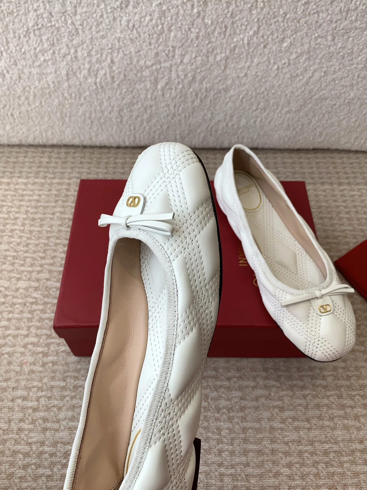 VL 27FW GXUYQIA 008 플랫슈즈 14