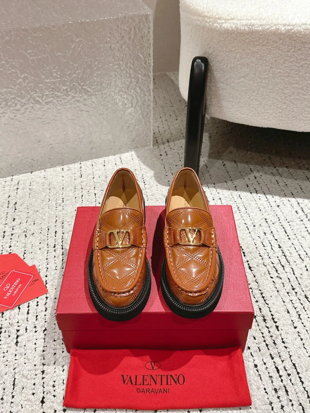 VL 27FW GXUYQIA 022 로퍼 19