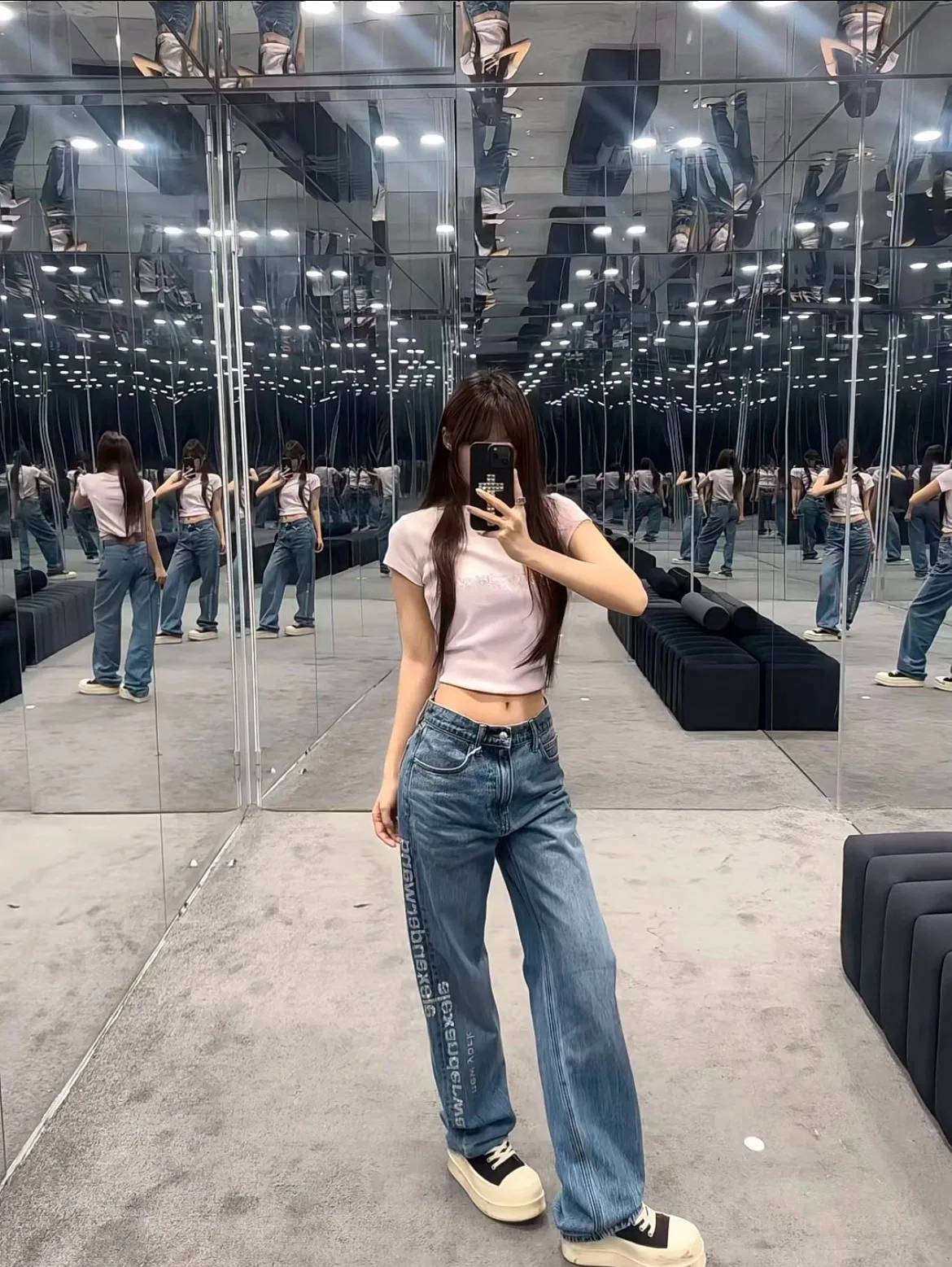WANG 27FW IWONUTX 002 데님팬츠 16